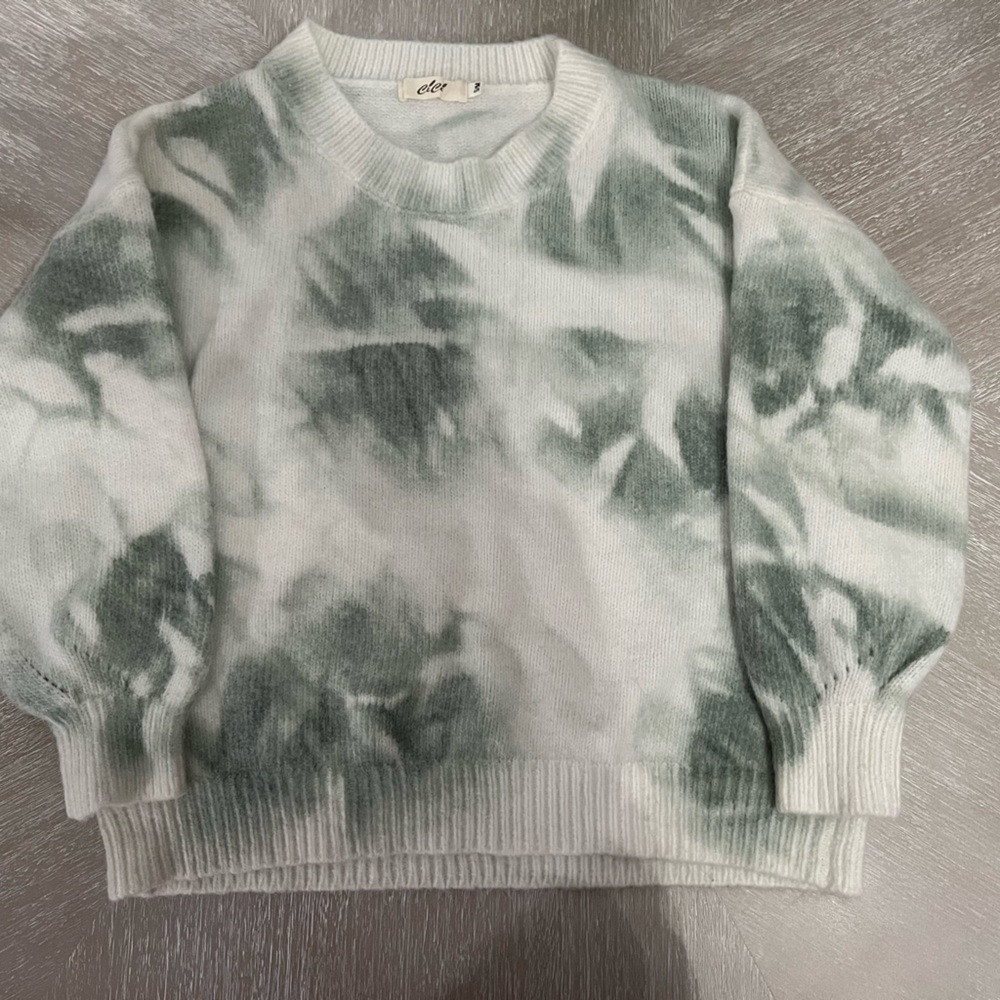 Soft green & white sweater
